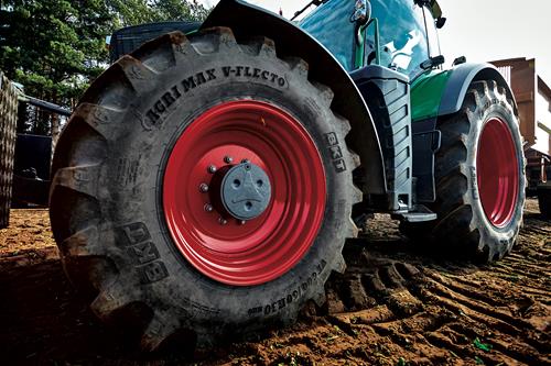 BKT recomenda que não se utilize água nos pneus agrícolas 