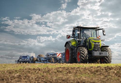 CLAAS eleva automação do Axion 8 Cmatic a um novo patamar