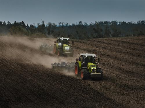 CLAAS lança nova série Arion 5 CMATIC de quatro cilindros até 180cv