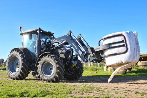 Deutz-Fahr 6135 C RVShift: Média potência associada a versatilidade 