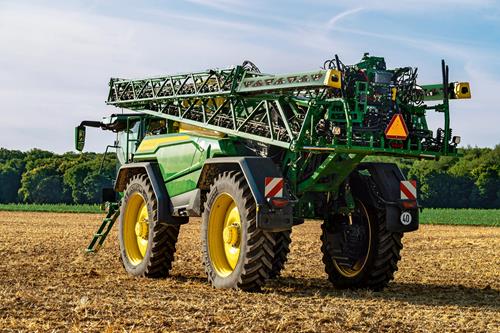 John Deere reforça gama 500R com sprayer de 6.000 litros e barras até 42 metros