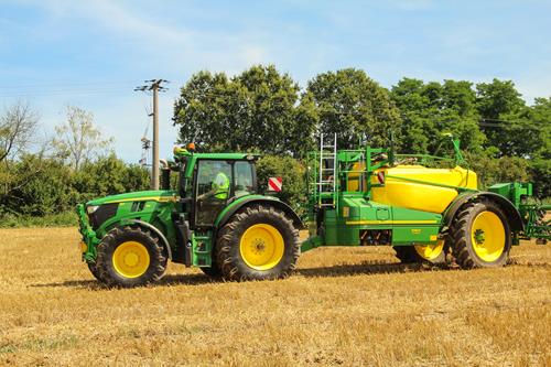 Mercado de tratores agrícolas acelera até julho com crescimento de 17,8%