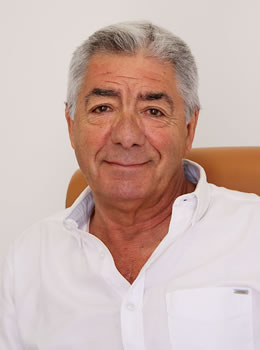 Fotografia de perfil do Américo Rodrigues